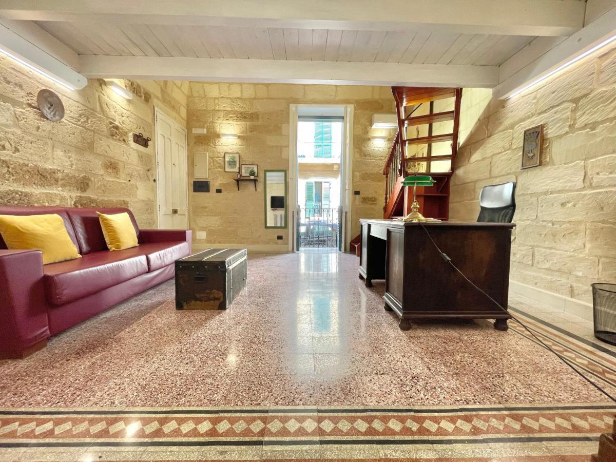 Апартаменти Vohis Luxury House - Fast Wi-Fi & Easy Parking Лечче Екстер'єр фото